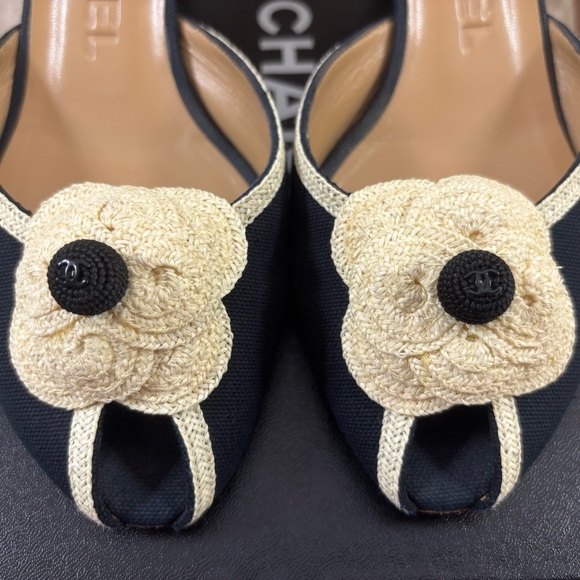🆕 Chanel cc iconic Camellia flower Mules 😍 - Picture 3 of 6